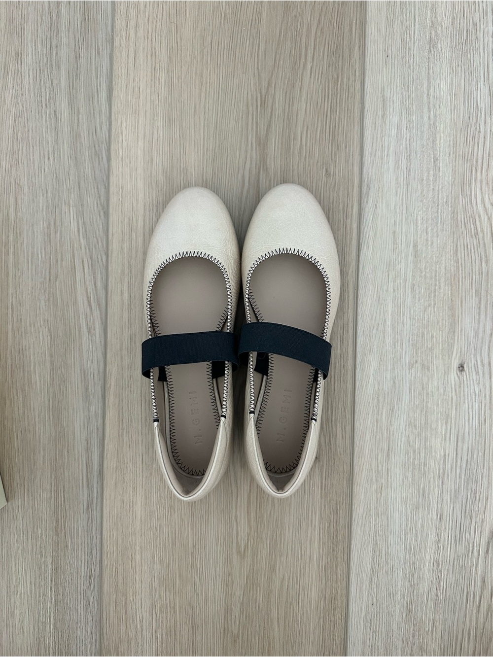 M. Gemi - Viviana Light Beige Shoe Box with Crinkle Naplak Label